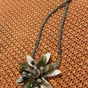 NWOT Statement necklace